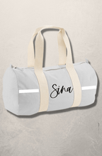 Lade das Bild in den Galerie-Viewer, Grau Wochenendtasche personalisiert

